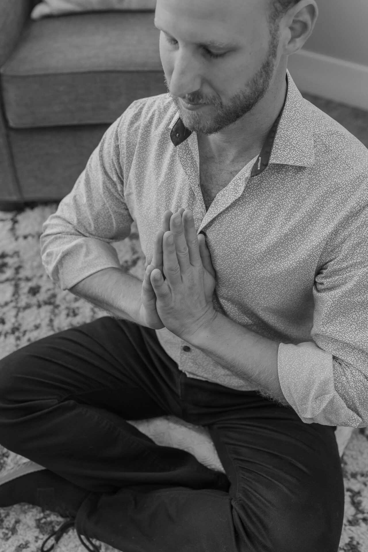 Shaya Schtroks in meditation